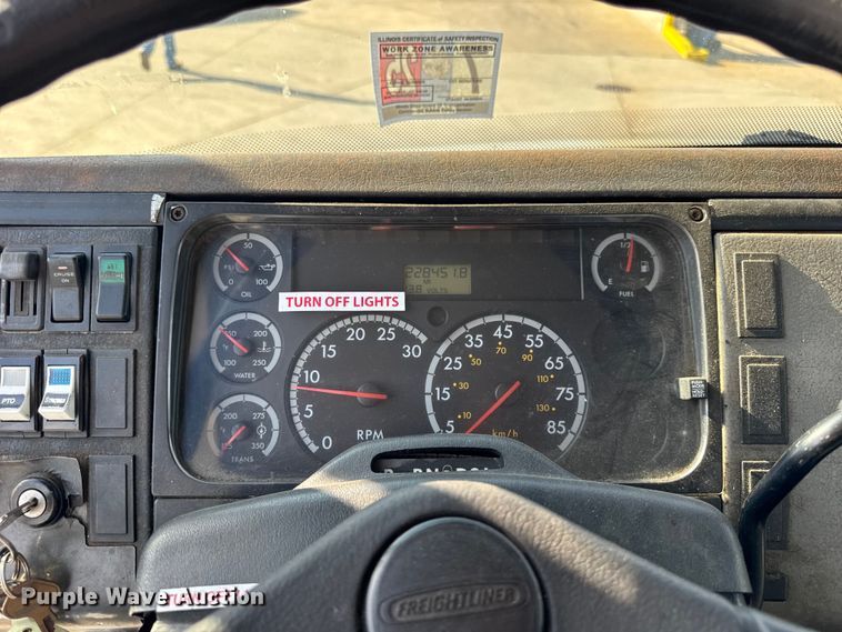 image for item ER0128 2001 Freightliner FL50 bucket truck