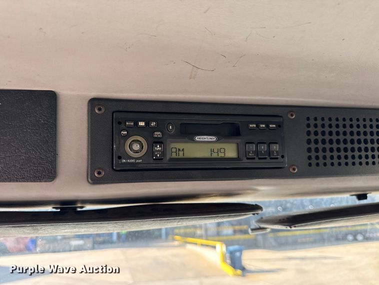 image for item ER0128 2001 Freightliner FL50 bucket truck