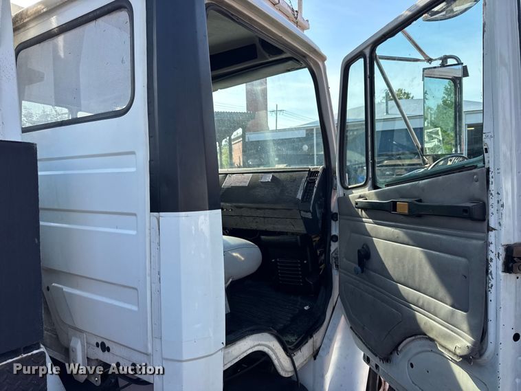 image for item ER0128 2001 Freightliner FL50 bucket truck