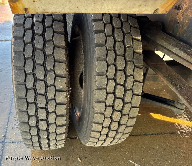 image for item ER0128 2001 Freightliner FL50 bucket truck