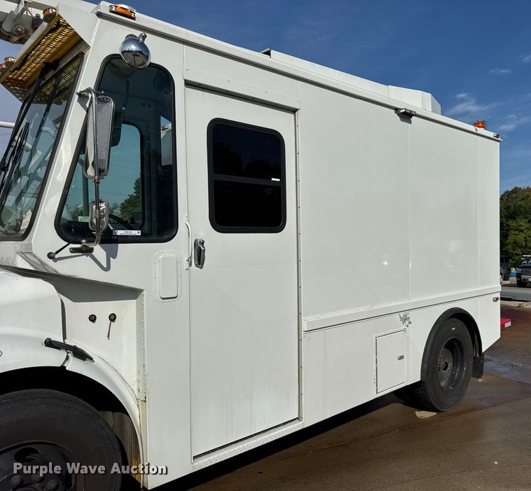 image for item ER0129 2009 Freightliner S2106 bucket truck