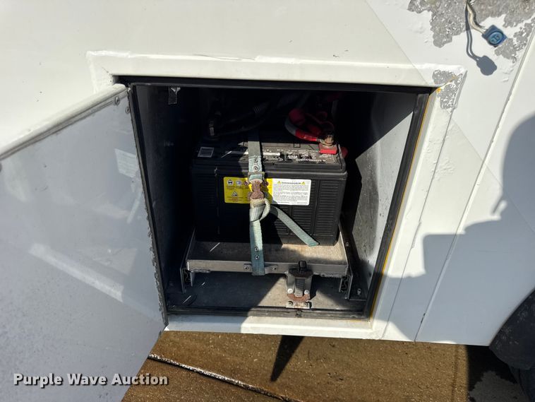 image for item ER0129 2009 Freightliner S2106 bucket truck