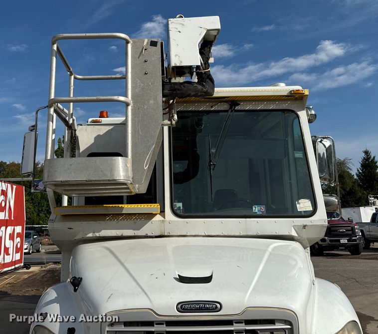 image for item ER0129 2009 Freightliner S2106 bucket truck