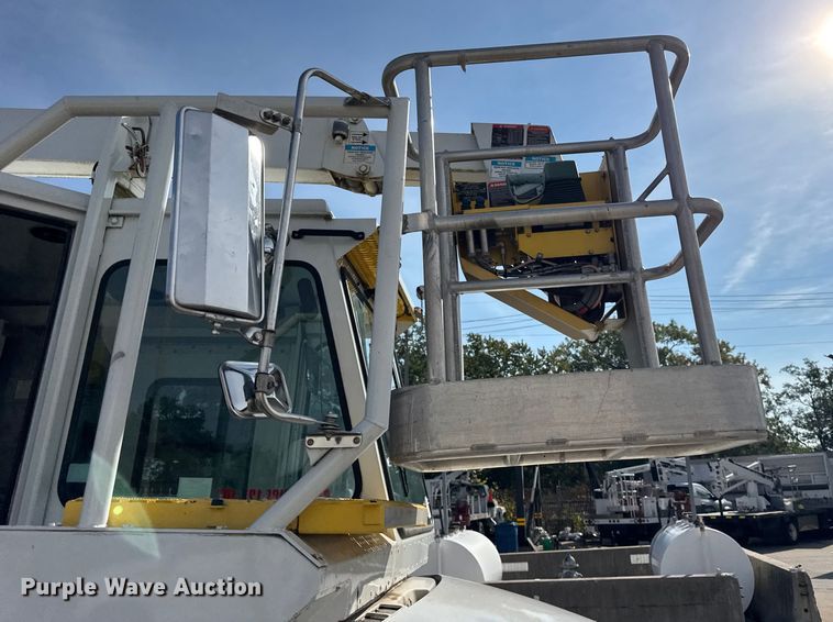 image for item ER0129 2009 Freightliner S2106 bucket truck