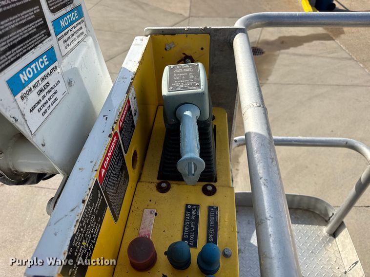 image for item ER0129 2009 Freightliner S2106 bucket truck