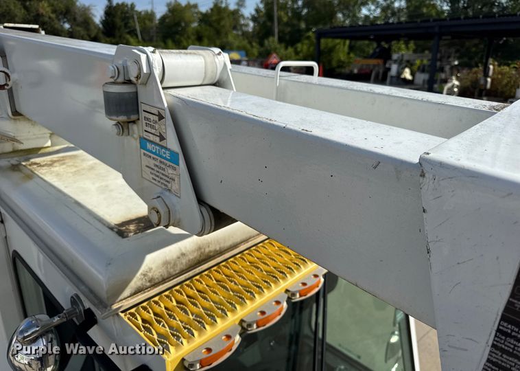 image for item ER0129 2009 Freightliner S2106 bucket truck