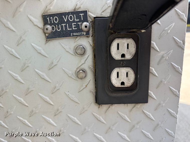 image for item ER0129 2009 Freightliner S2106 bucket truck