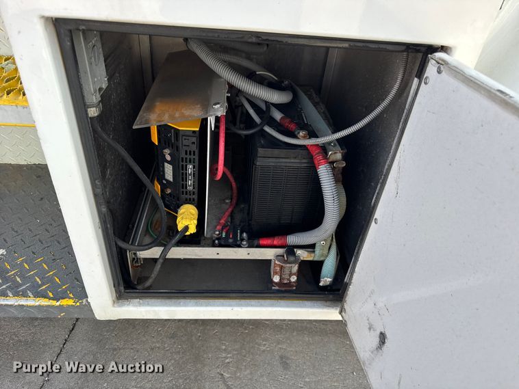 image for item ER0129 2009 Freightliner S2106 bucket truck