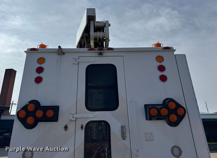 image for item ER0129 2009 Freightliner S2106 bucket truck