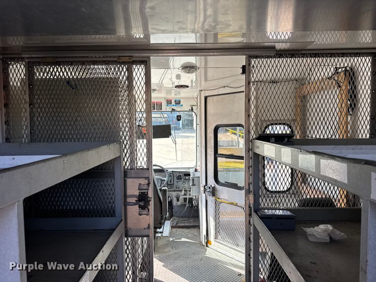 image for item ER0129 2009 Freightliner S2106 bucket truck