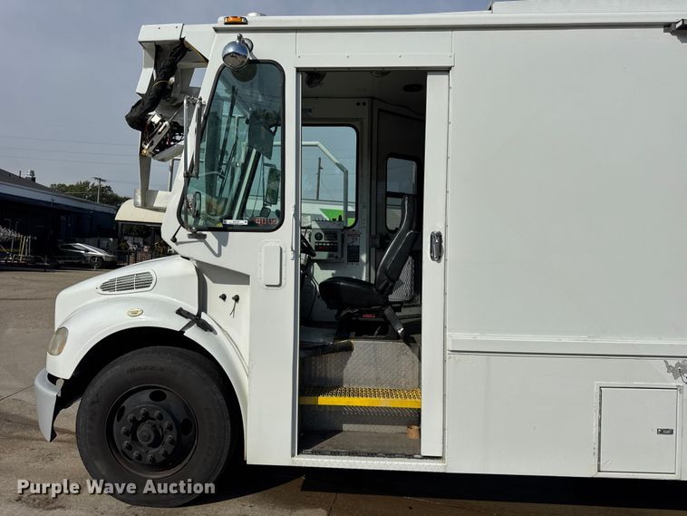 image for item ER0129 2009 Freightliner S2106 bucket truck