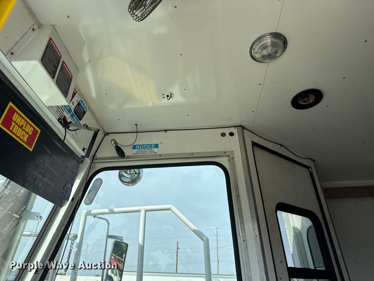 image for item ER0129 2009 Freightliner S2106 bucket truck