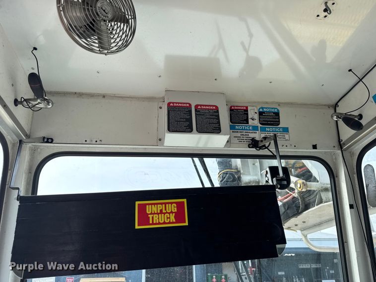 image for item ER0129 2009 Freightliner S2106 bucket truck