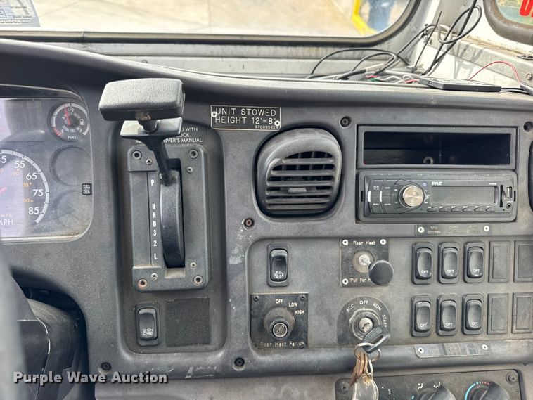 image for item ER0129 2009 Freightliner S2106 bucket truck