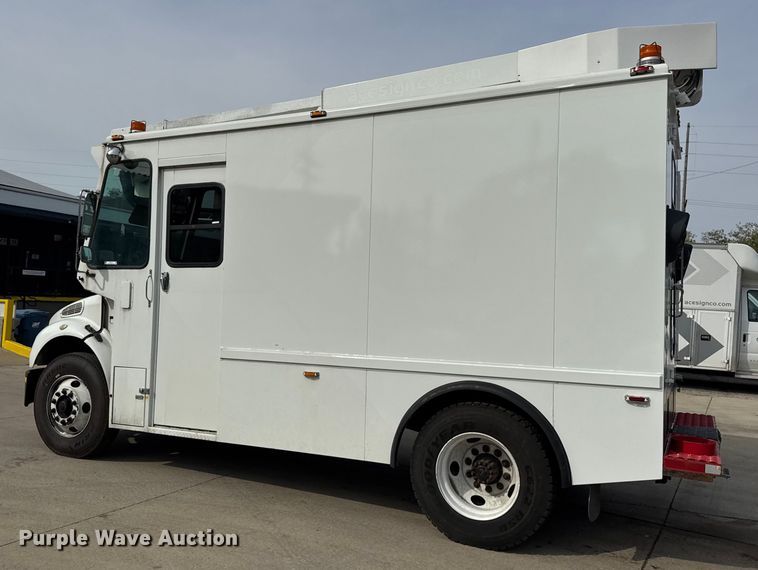 image for item ER0130 2008 Freightliner S2106 bucket truck