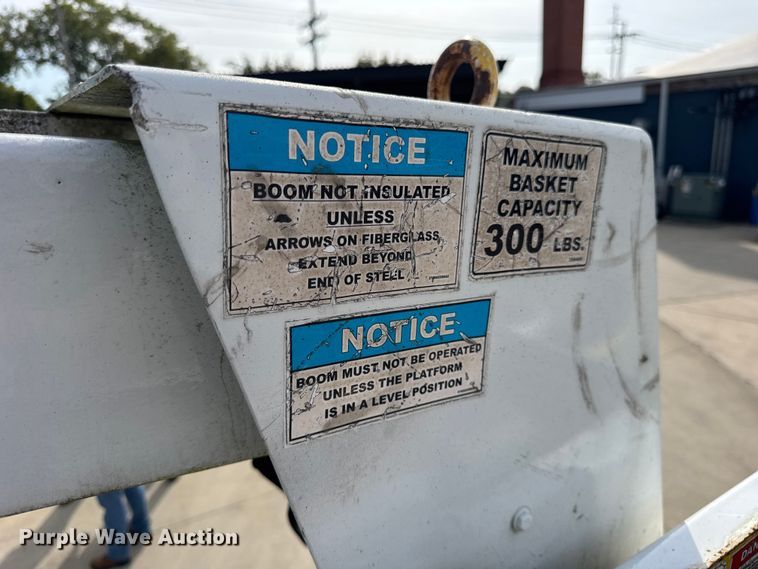 image for item ER0130 2008 Freightliner S2106 bucket truck