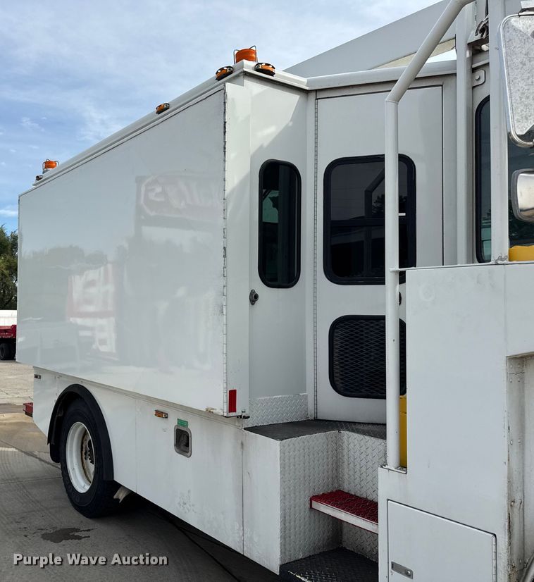 image for item ER0130 2008 Freightliner S2106 bucket truck