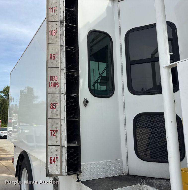 image for item ER0130 2008 Freightliner S2106 bucket truck