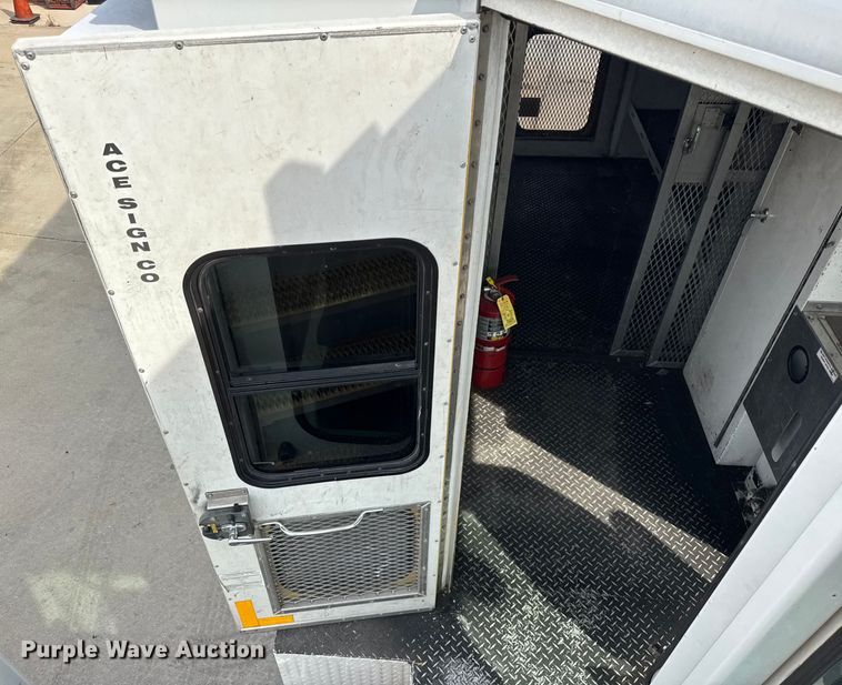 image for item ER0130 2008 Freightliner S2106 bucket truck