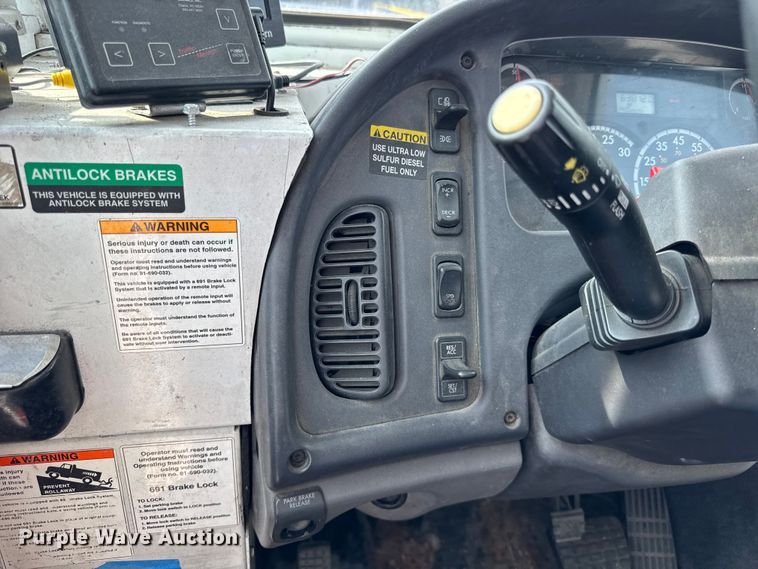 image for item ER0130 2008 Freightliner S2106 bucket truck