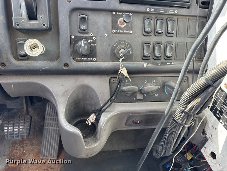 image for item ER0130 2008 Freightliner S2106 bucket truck