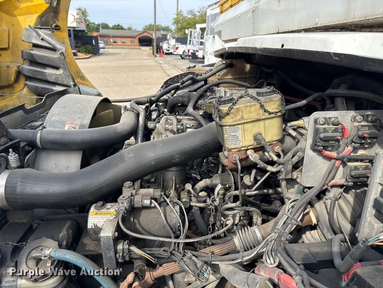 image for item ER0130 2008 Freightliner S2106 bucket truck