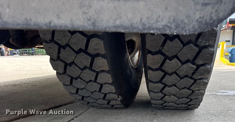 image for item ER0130 2008 Freightliner S2106 bucket truck