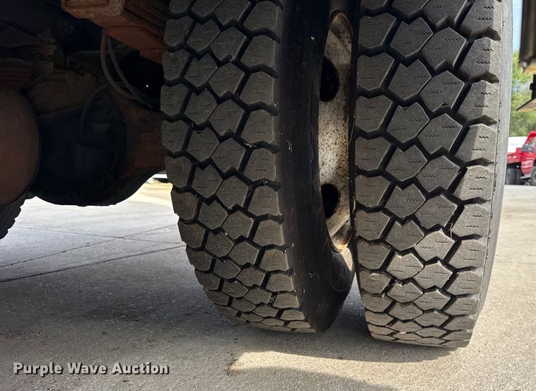 image for item ER0130 2008 Freightliner S2106 bucket truck