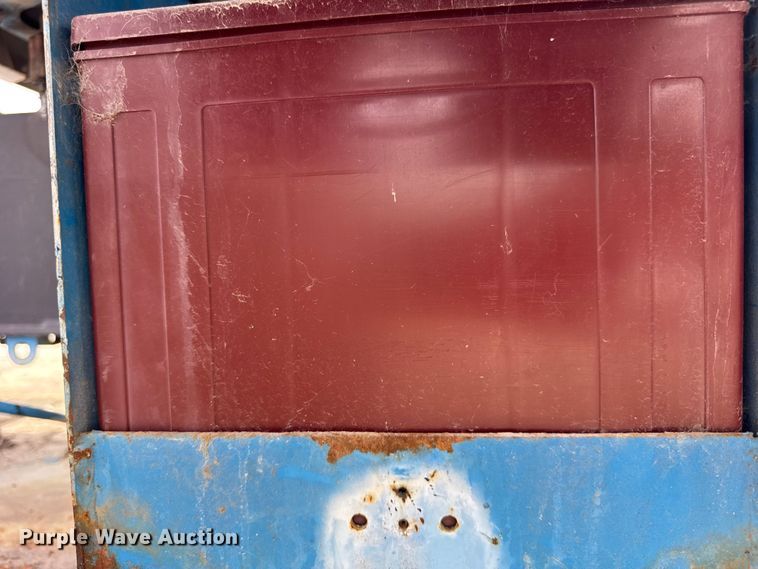 image for item ER0131 2002 Isuzu NQR flatbed truck