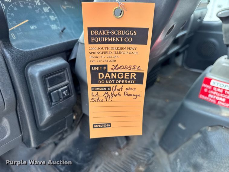 image for item ER0131 2002 Isuzu NQR flatbed truck