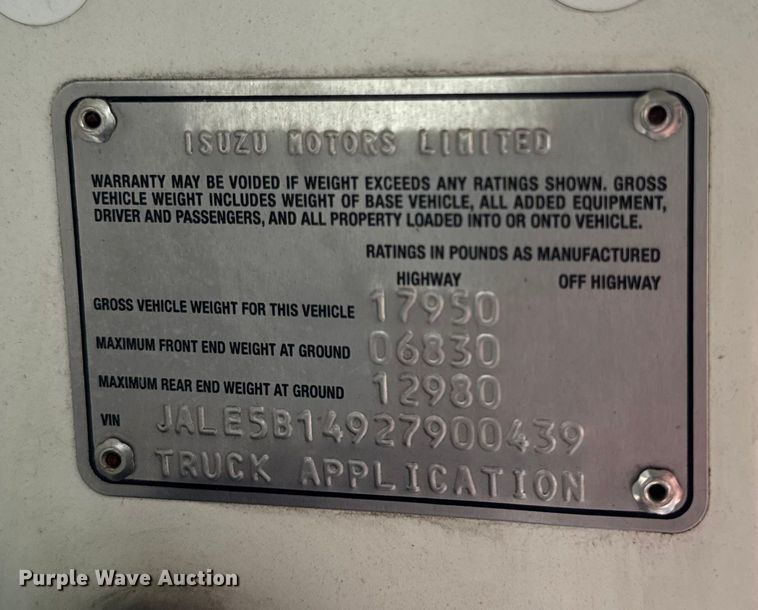 image for item ER0131 2002 Isuzu NQR flatbed truck