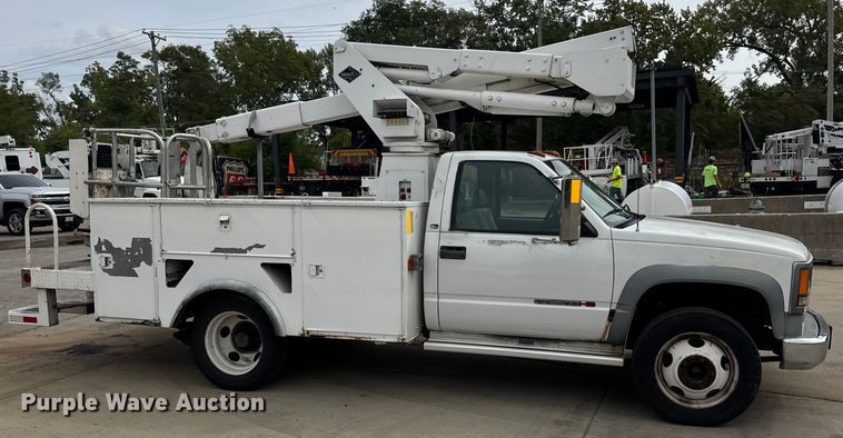 CAMIóN CON CANASTILLA 2000 GMC VERSALIFT