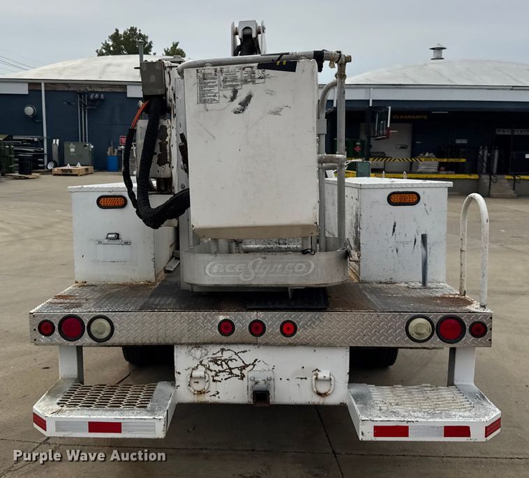 image for item ER0132 2000 GMC Sierra 3500 bucket truck