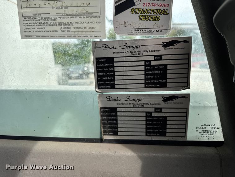 image for item ER0132 2000 GMC Sierra 3500 bucket truck