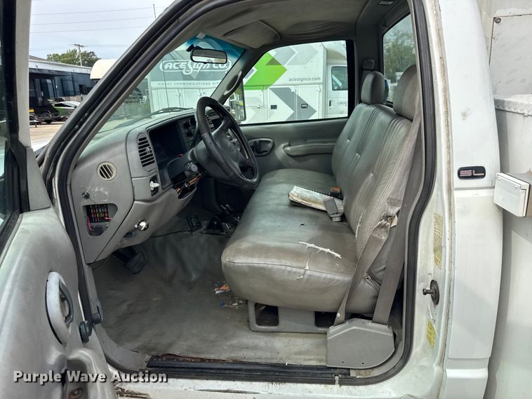 image for item ER0132 2000 GMC Sierra 3500 bucket truck