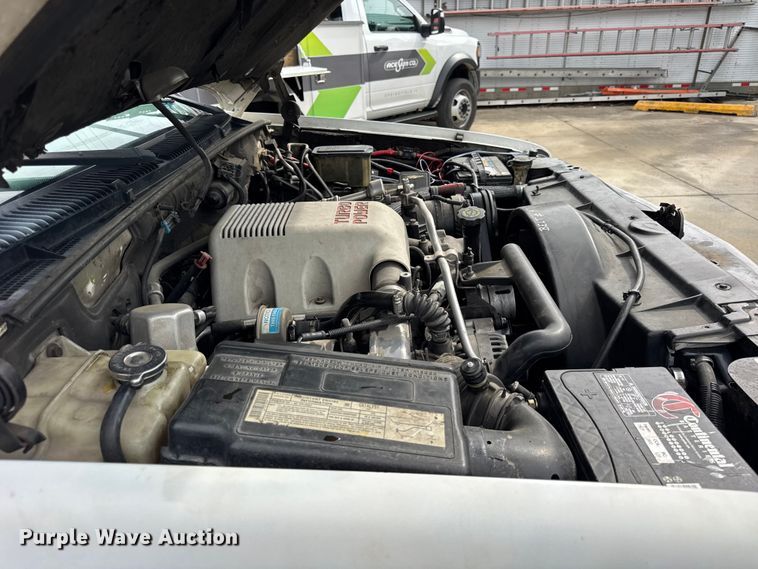 image for item ER0132 2000 GMC Sierra 3500 bucket truck