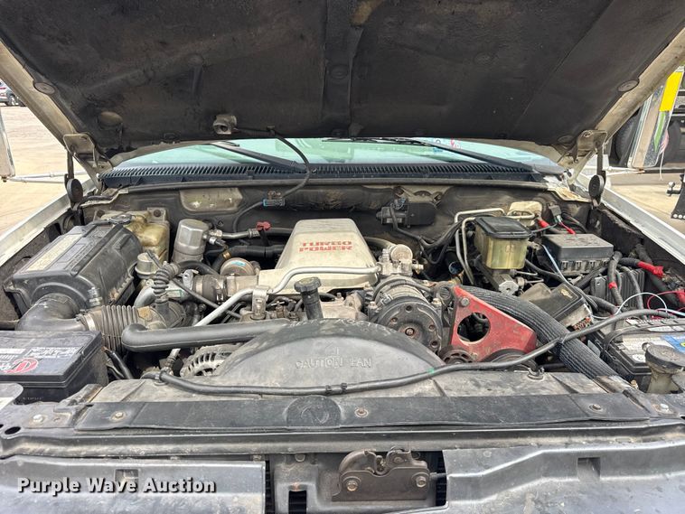 image for item ER0132 2000 GMC Sierra 3500 bucket truck