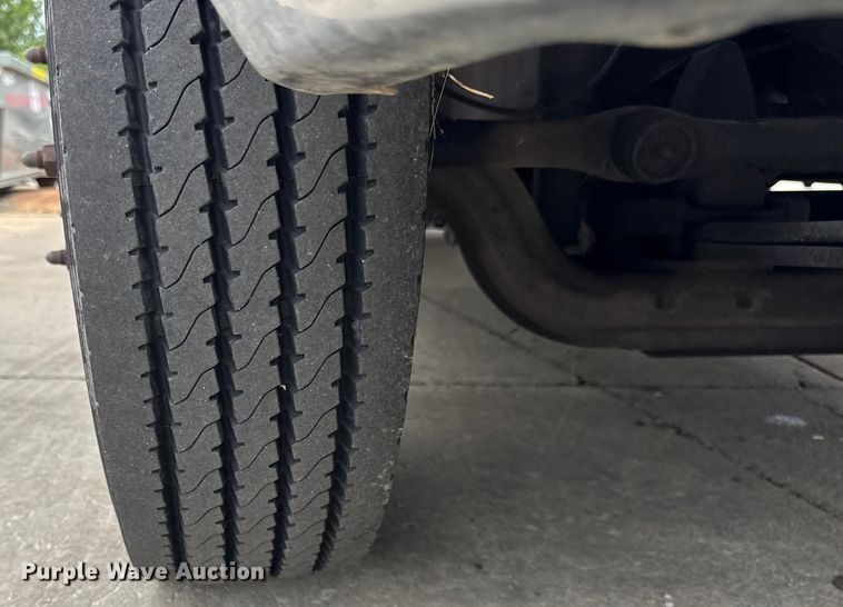 image for item ER0132 2000 GMC Sierra 3500 bucket truck