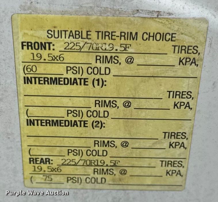 image for item ER0132 2000 GMC Sierra 3500 bucket truck