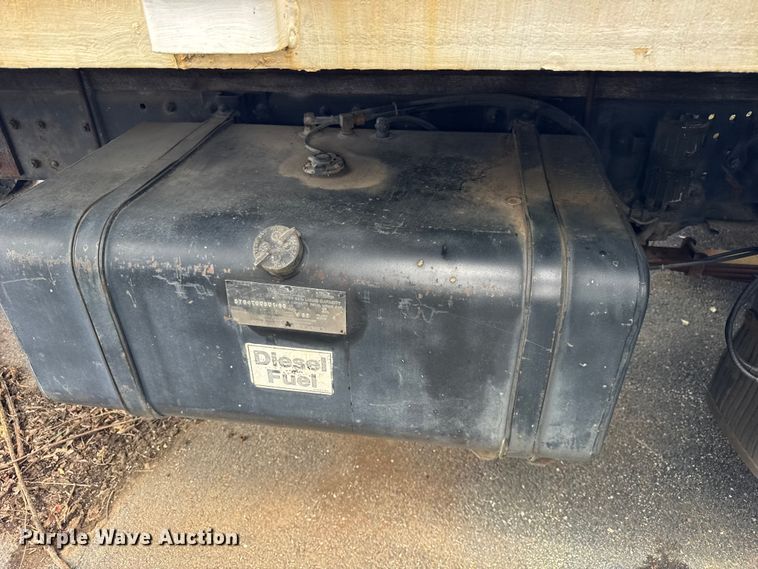 image for item ER0133 1989 Mercedes-Benz LP1419 flatbed truck