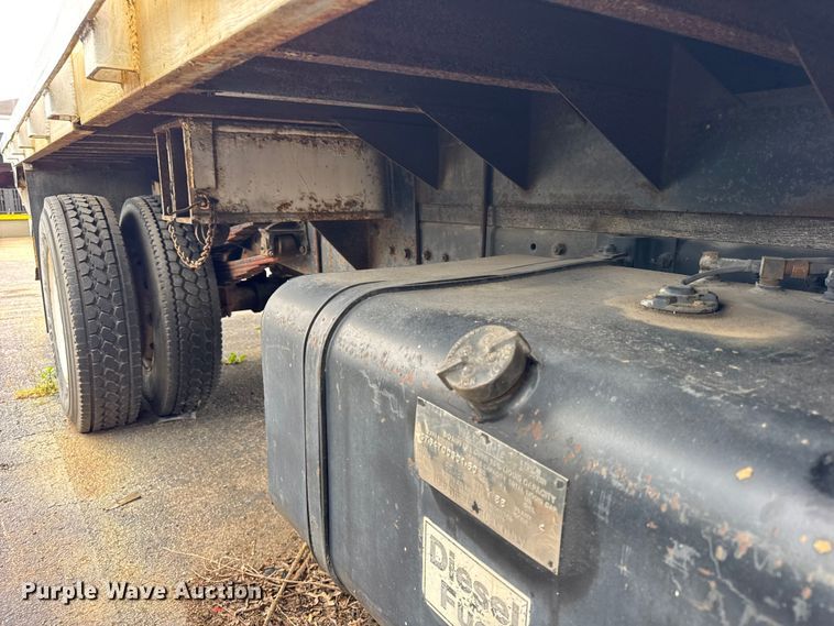 image for item ER0133 1989 Mercedes-Benz LP1419 flatbed truck