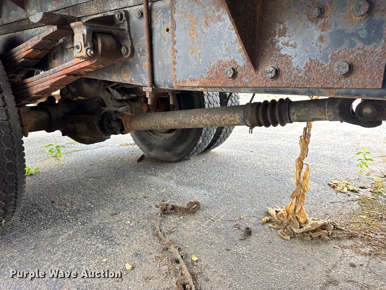 image for item ER0133 1989 Mercedes-Benz LP1419 flatbed truck