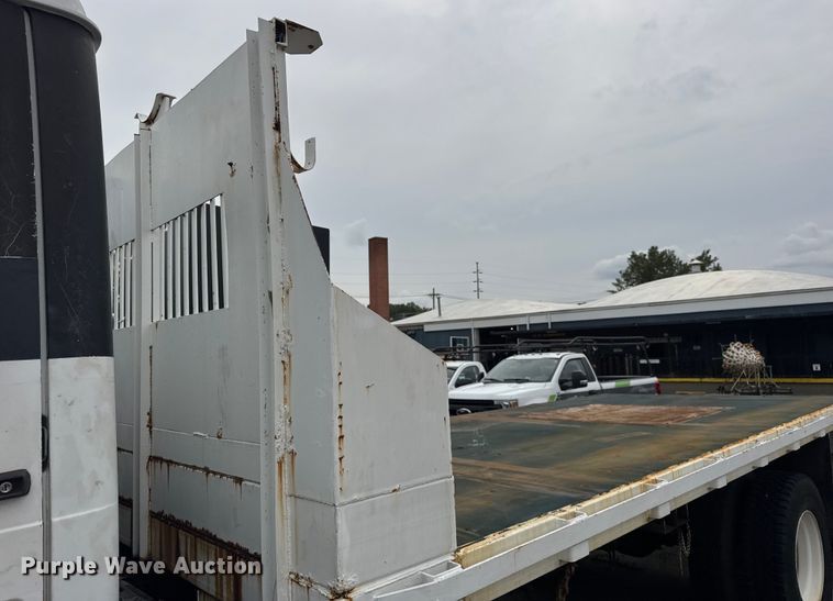 image for item ER0133 1989 Mercedes-Benz LP1419 flatbed truck