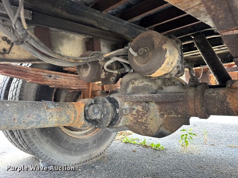 image for item ER0133 1989 Mercedes-Benz LP1419 flatbed truck