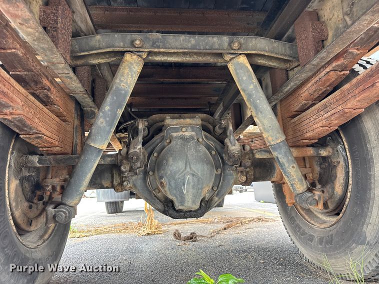 image for item ER0133 1989 Mercedes-Benz LP1419 flatbed truck