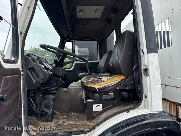 image for item ER0133 1989 Mercedes-Benz LP1419 flatbed truck