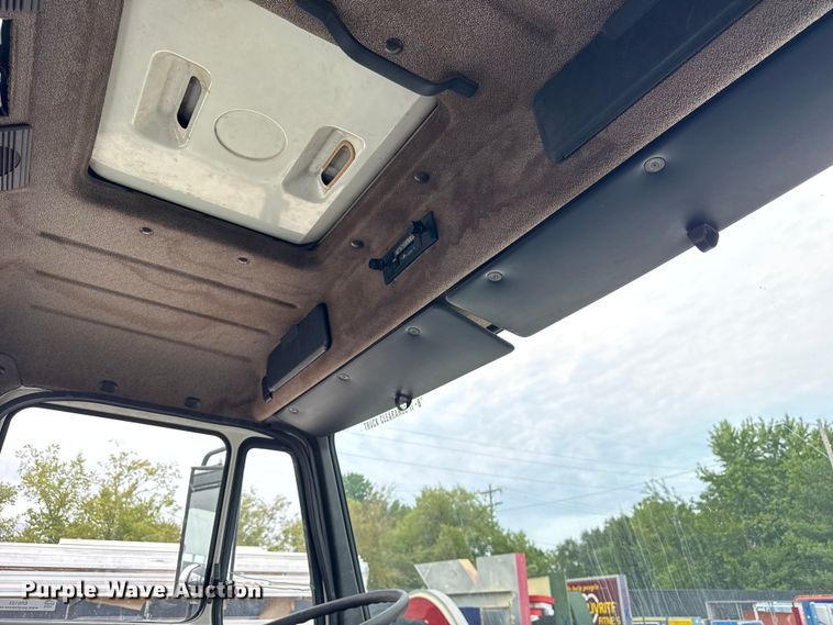 image for item ER0133 1989 Mercedes-Benz LP1419 flatbed truck