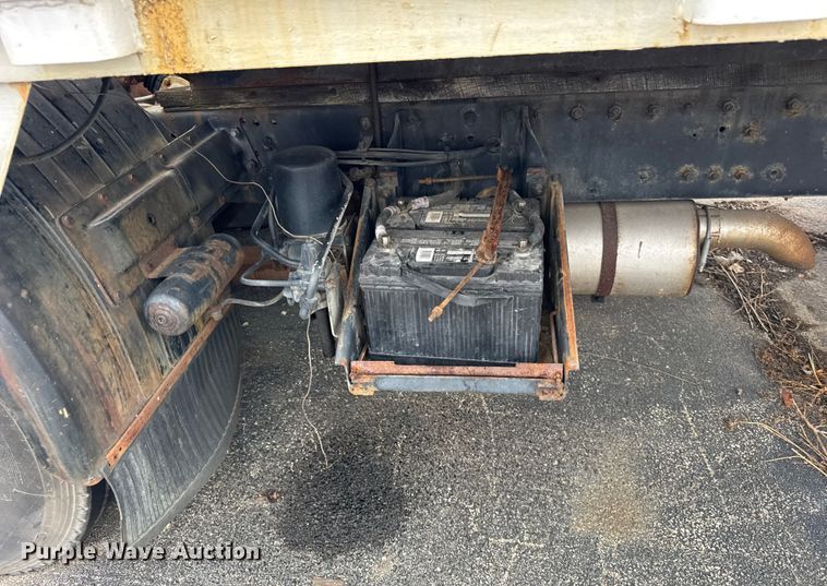 image for item ER0133 1989 Mercedes-Benz LP1419 flatbed truck