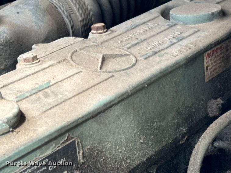 image for item ER0133 1989 Mercedes-Benz LP1419 flatbed truck