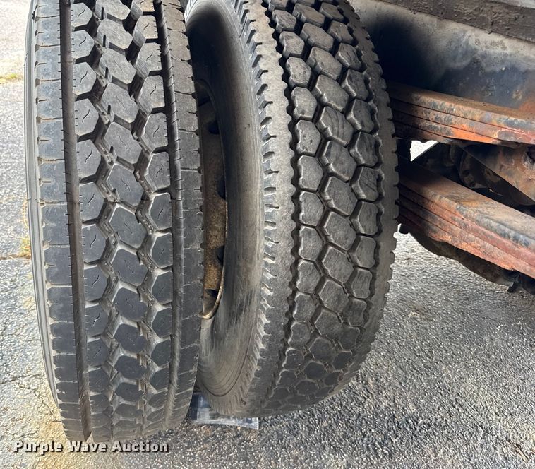 image for item ER0133 1989 Mercedes-Benz LP1419 flatbed truck